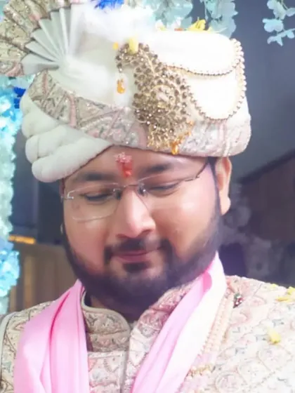 A calm and composed groom. The subtle makeup provides a polished finish without looking heavy, ideal for a traditional wedding ceremony.