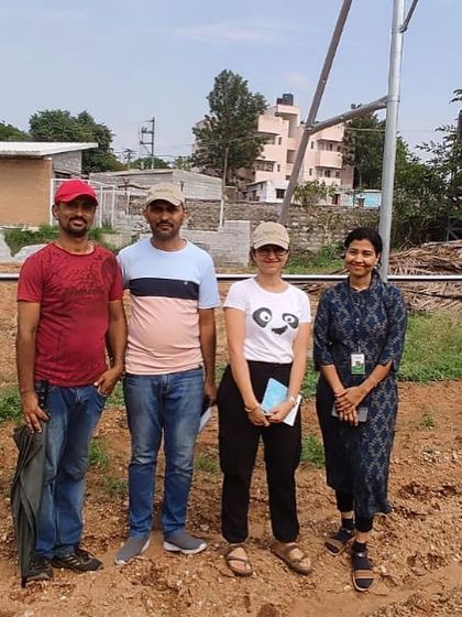 Another group of our enthusiastic one week hydroponic trainees, pictured on the farm.