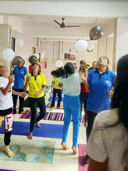 Learning mindfulness can be playful. In this activity from our kids' meditation session, children use balloons to practice awareness and coordination. It’s a fun, engaging way to teach them to stay present and focused, turning a simple game into a mindful exercise.
