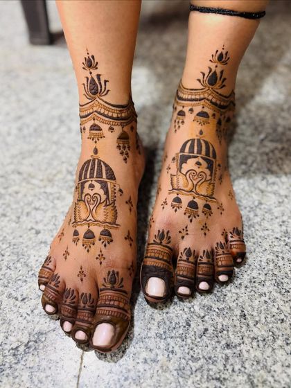 Mitali - Bridal Mehendi Minimalist & Modern Mehendi photo 10