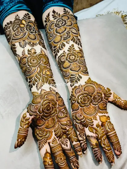 I love creating these bold, 3D roses. By using negative space and careful shading, the flowers really seem to lift off the skin.