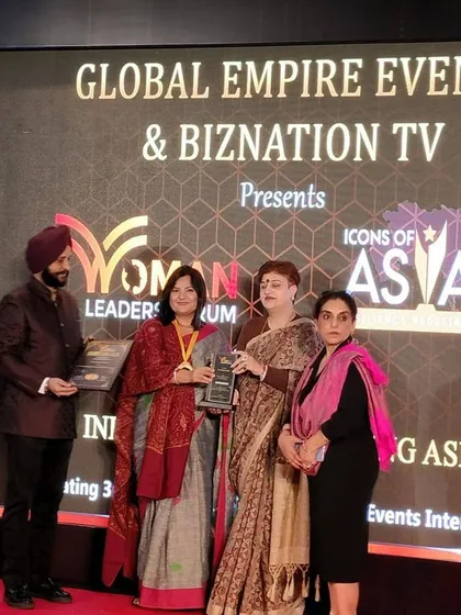 Another photo from the Icons of Asia awards ceremony. Being recognized for my work in women's leadership is a testament to the transformative power of coaching.