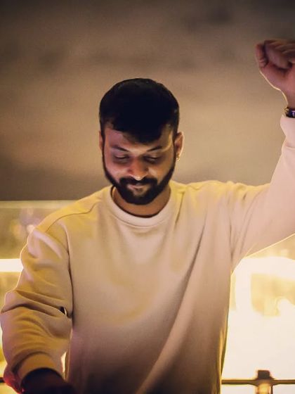 A duplicate of the energetic fist-pump moment.