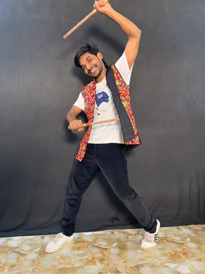 Capturing the dynamic movement of Dandiya Raas.