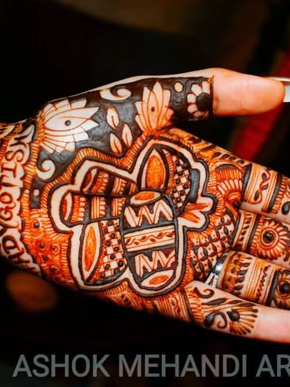 Ashok Mehandi Art - Bridal Mehndi Divine & Traditional Art photo 9
