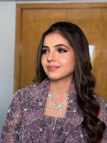 Glamorous Waves for Parties & Receptions photo 40