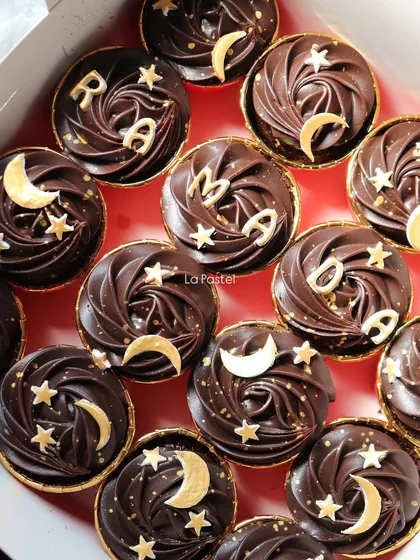 An overhead view of the "RAMADAN" cupcake box, ready for gifting during the holy month.