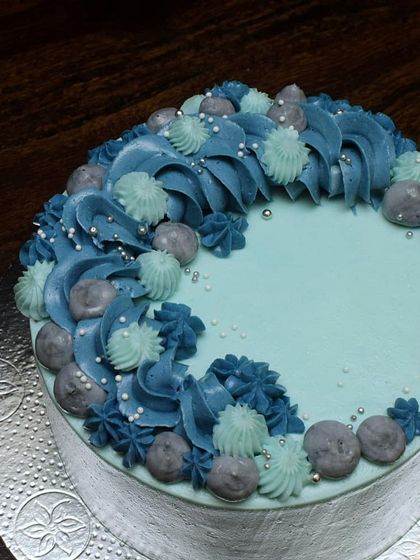 Amritha - Custom Celebration Cakes Floral & Buttercream Artistry photo 18