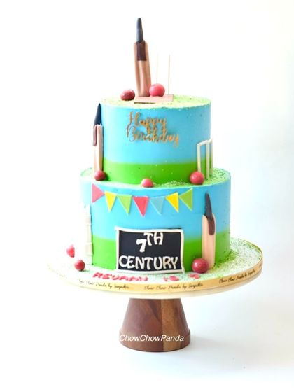 Another angle of the cricket celebration cake.