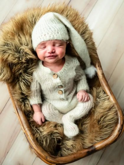 Just like a little bunny. This soft, knit outfit with a sleepy cap is perfect for creating a cozy and adorable look.