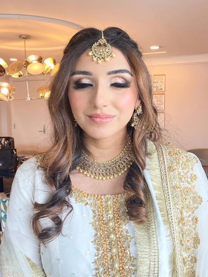 Elegant Party & Guest Makeup photo 5