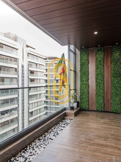 Welcoming Entrances & Balconies photo 3