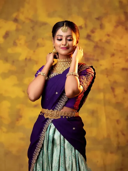 A half-saree function look, elevated with my antique choker and jhumkas. This jewellery is perfect for coming-of-age ceremonies and other traditional events.