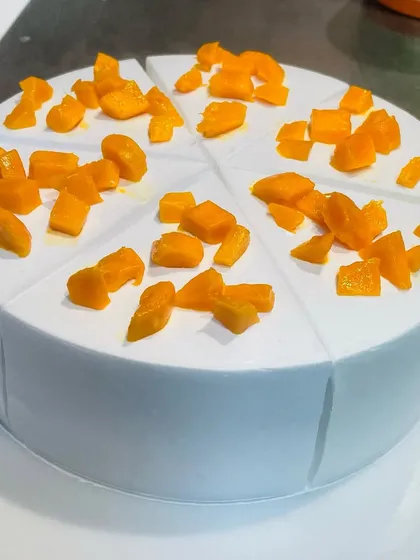 Our mango cake is also available pre-sliced, making it a perfect and convenient dessert for parties or gatherings.
