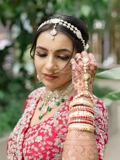 This is the kind of timeless bridal elegance we create. The look features soft, smoky eyes, radiant skin, and a perfect balance of classic tradition and modern grace, showcasing the artistry I teach my students.