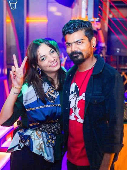 Another great moment with a fellow artist at The Fixx Bar. The club has a great atmosphere for both DJs and partygoers.