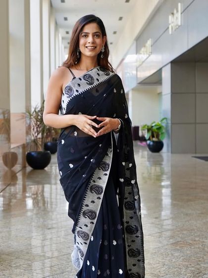 Professional Style & Stage Presence photo 8