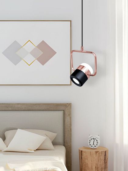 As a bedside light, this pendant saves space on your nightstand. It's a practical and stylish solution for modern bedrooms.