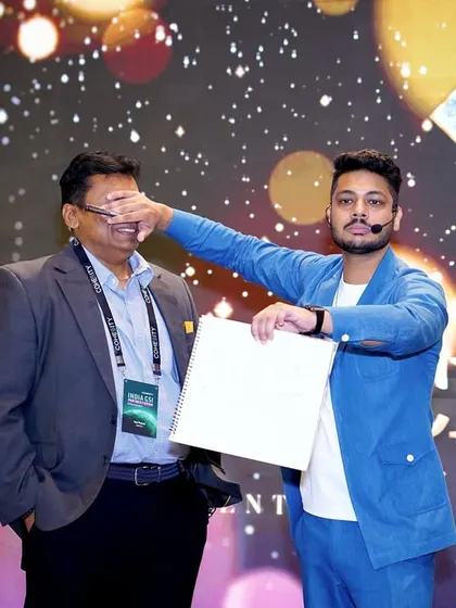 Reading a participant's mind live on stage at the Cohesity GSI Forum. This is where I demonstrate that the impossible is possible, right in front of your eyes.