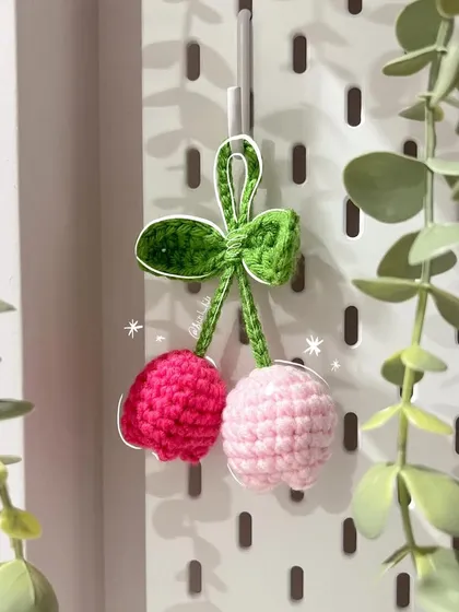 A close up of my tulip bag charm, one of my most popular small accessories. I make these in a variety of color combinations, and they are perfect for adding a bit of floral cuteness to your handbag, keys, or even your car's rearview mirror.