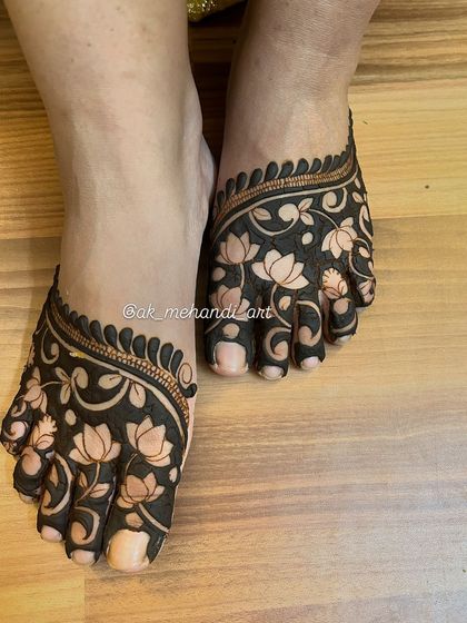 Abhishek Kumar - Bridal Mehndi Intricate Bridal Feet photo 16