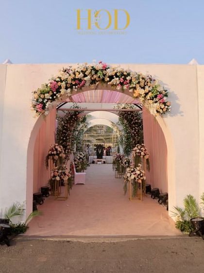 Grand Entrances & Aisles photo 6