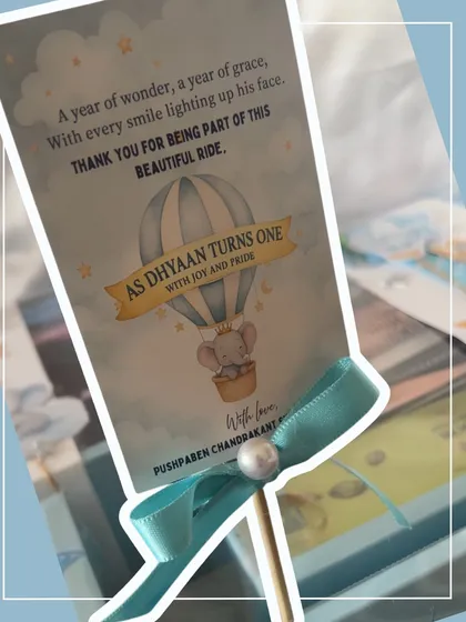 "A year of wonder, a year of grace." I love adding personal touches like this sweet message to the return favor tags. It makes the gift so much more meaningful.