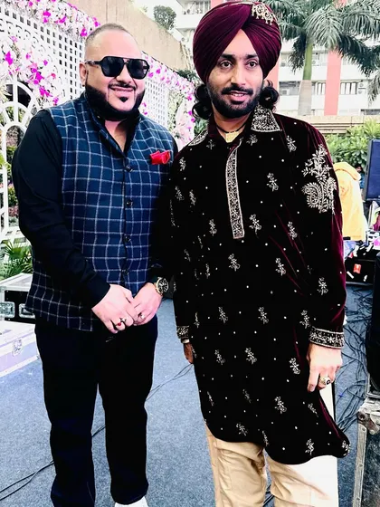 The best Christmas gig ever, sharing the stage with one of my favorites, the Sufi legend Satinder Sartaaj. A truly memorable experience.