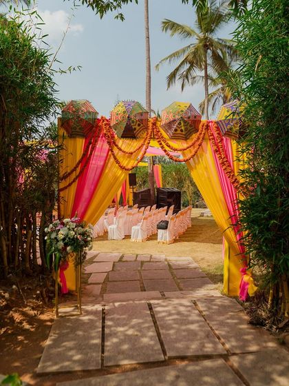 Wedding Stories - Event Design & Decor Enchanting Entrances & Walkways photo 10