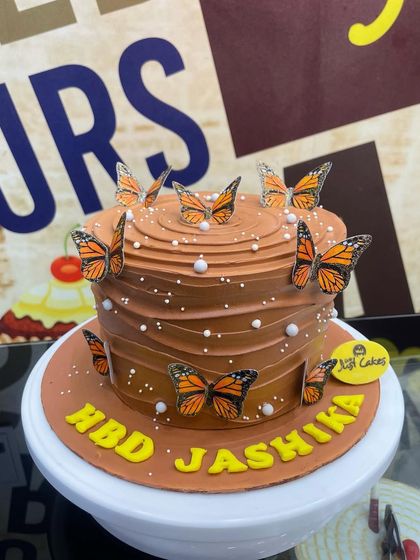 Elegant & Celebration Cakes photo 17