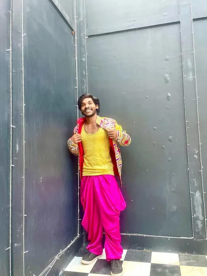 Getting into character on the set of the Bhojpuri song shoot.