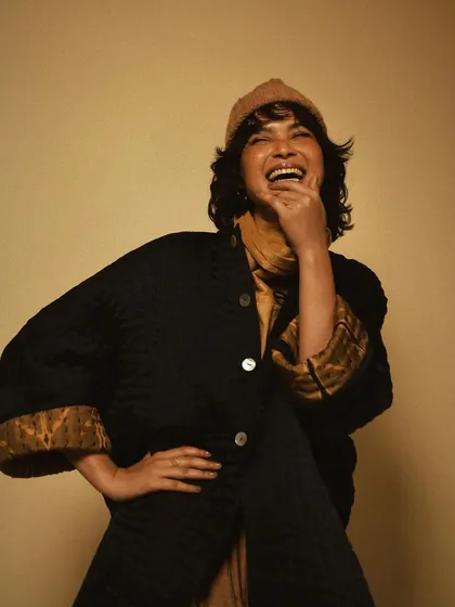 A photoshoot with me should feel like home, a space where you can let go. This genuine laugh from a shoot with Wandering Silk is everything I aim for. It’s in these unposed, candid moments that the most honest and beautiful portraits are born.