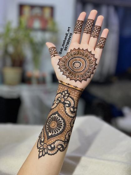 Abhishek Kumar - Mehndi Art Classes Mandala & Palm Artistry photo 3