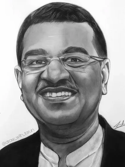 A commissioned graphite drawing of a smiling gentleman. My goal here was to capture a warm and approachable personality, paying special attention to the light reflecting off the glasses.