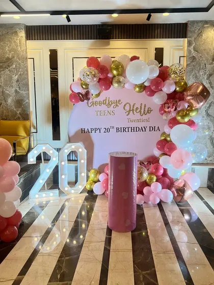 An identical shot of the 20th birthday setup.
