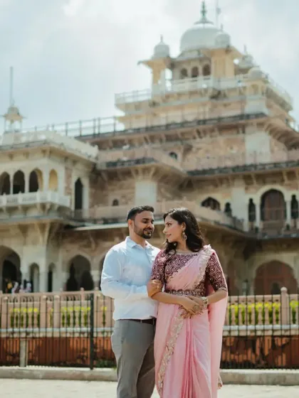 A lovely portrait in front of the Albert Hall Museum. The intricate details of this historic building provide a grand and impressive background for pre-wedding photos.