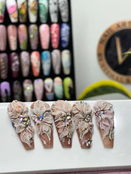 A different view of our intricate 3D floral nail art, showcasing the delicate petals and sparkling embellishments.