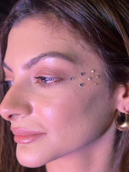 Jewels, Pearls & Euphoria Looks photo 8