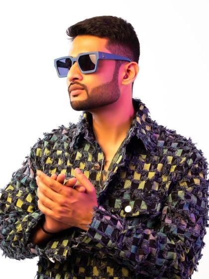 Behind the Music photo 7