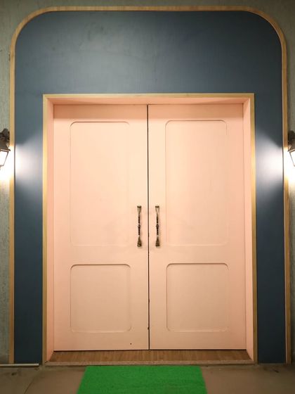 The welcoming entrance to our creative space. Our studio is available for rent for various activities.