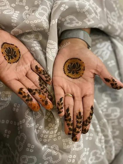 Mehendi can also be modern and minimalist. This elegant lotus mandala design is perfect for clients who want something unique and stylish, a style we explore in my courses.