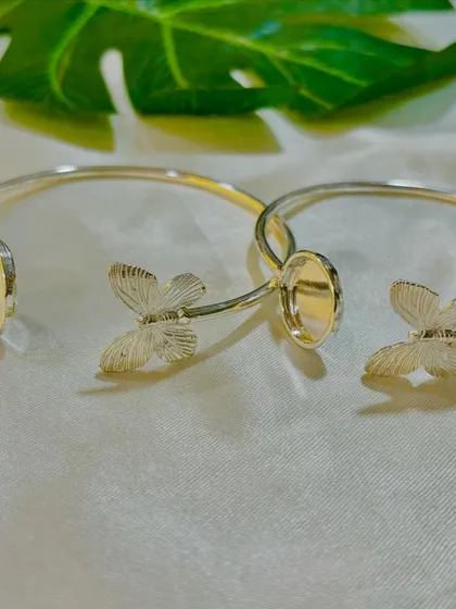 Add a touch of whimsy to your jewelry with our butterfly-themed bracelet bases. Available in a silver finish, these adjustable kadas are perfect for creating delicate and nature-inspired resin pieces.
