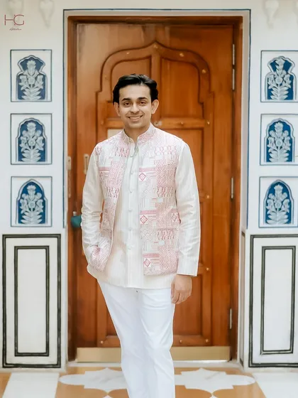 The same beautiful bundi set, showing how the soft colors and intricate embroidery are perfect for a daytime ceremony.