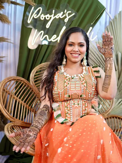 Your Mehendi day should be full of color and joy. I create fresh, vibrant looks with a dewy finish that feels light and comfortable, so you can show off your henna and enjoy every moment.
