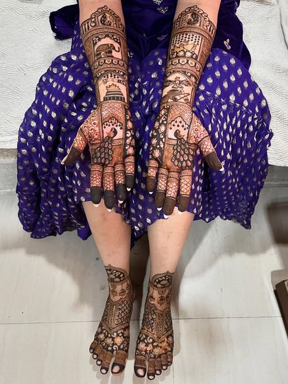 Intricate Bridal Hands photo 63