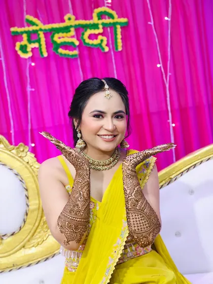 A bright and fresh look for a Mehndi ceremony. I'll teach you how to adapt makeup styles for different wedding functions, ensuring your client looks perfect for every event, from the vibrant Mehndi to the elegant reception.