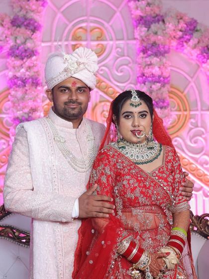 Thanks to my beautiful bride Sakshi for sharing her wedding pictures. This is a classic stage shot of the couple, looking regal and happy.