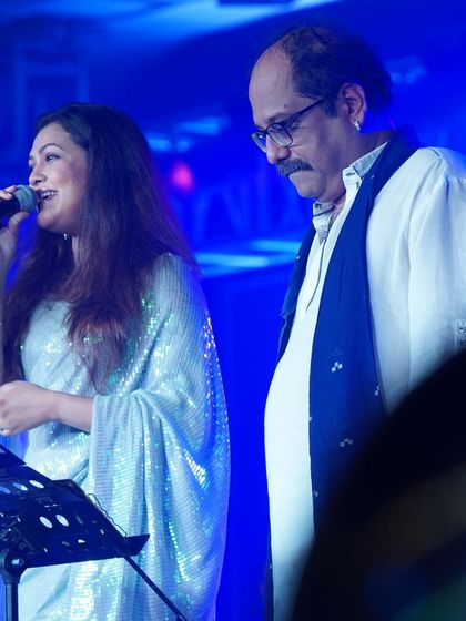 A moment from the "Shahenshah" show.