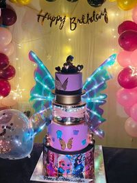 Surprise & Interactive Cakes