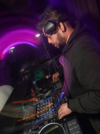 Behind the Decks: The Art of the Mix photo 30